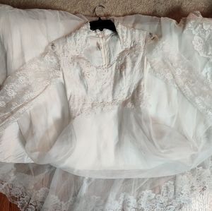 Vintage Lace Wedding Dress